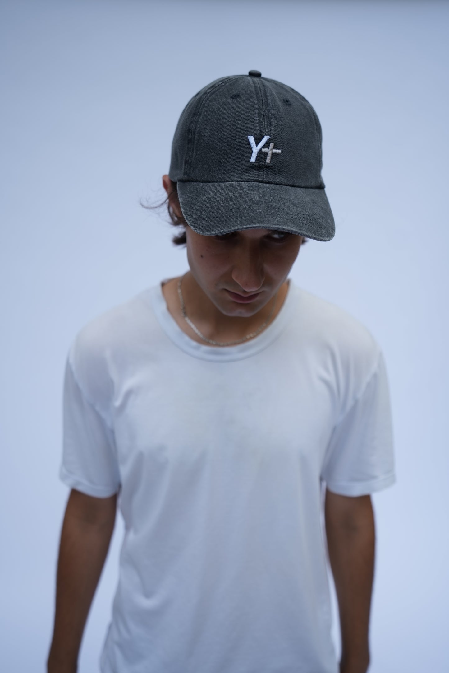 logo cap grey